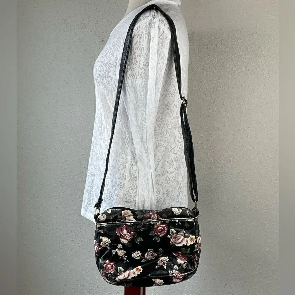 EUC Bueno Womens Shoulder/Crossbody Black Floral Leather Purse